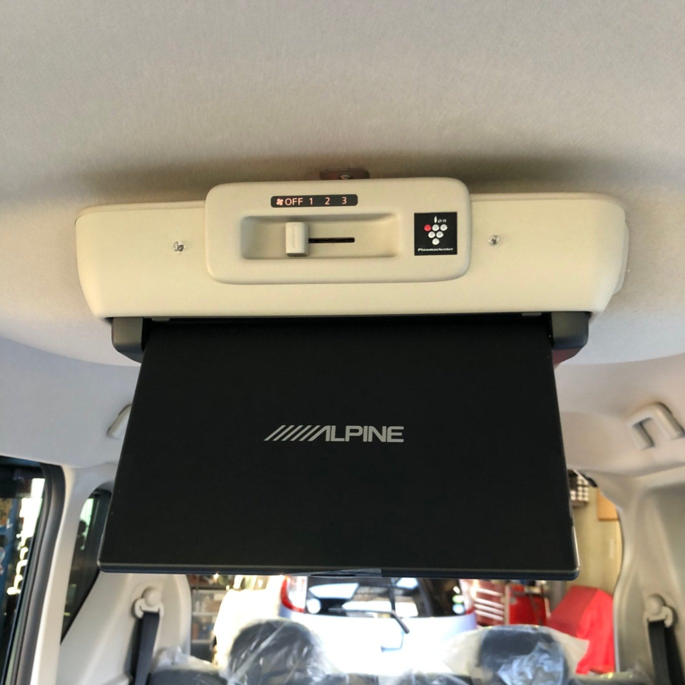 デリカミニ　ウィンドブレーカー MITSUBISHI MOTORS DELICA MINI ウィンドブレーカー