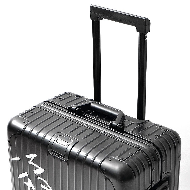 Aluminum frame carrycase