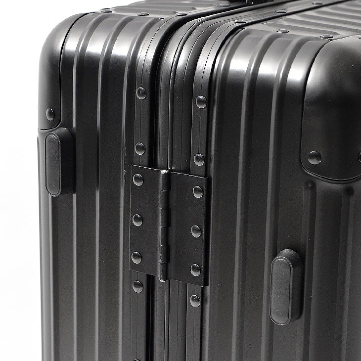 Aluminum frame carrycase