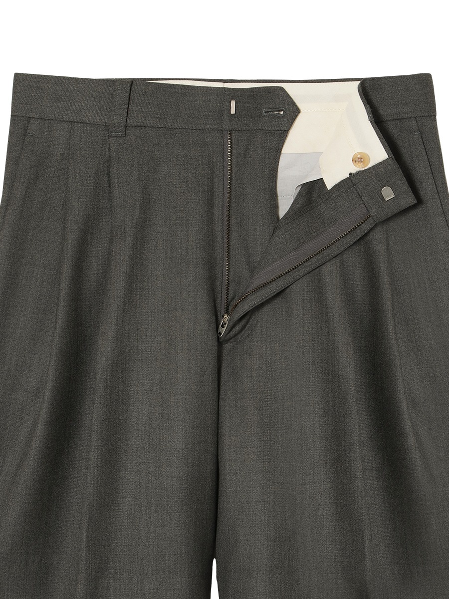 WIDE TUCK SHORTS WOOL | 2025FW,0910｜NEW ARRIVALS | MADISONBLUE