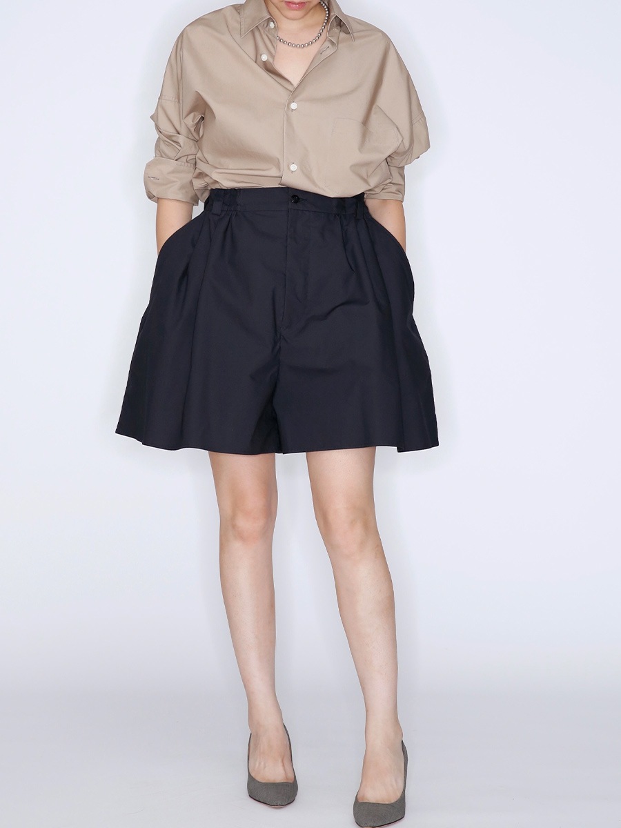 VOLUME GATHER SHORTS