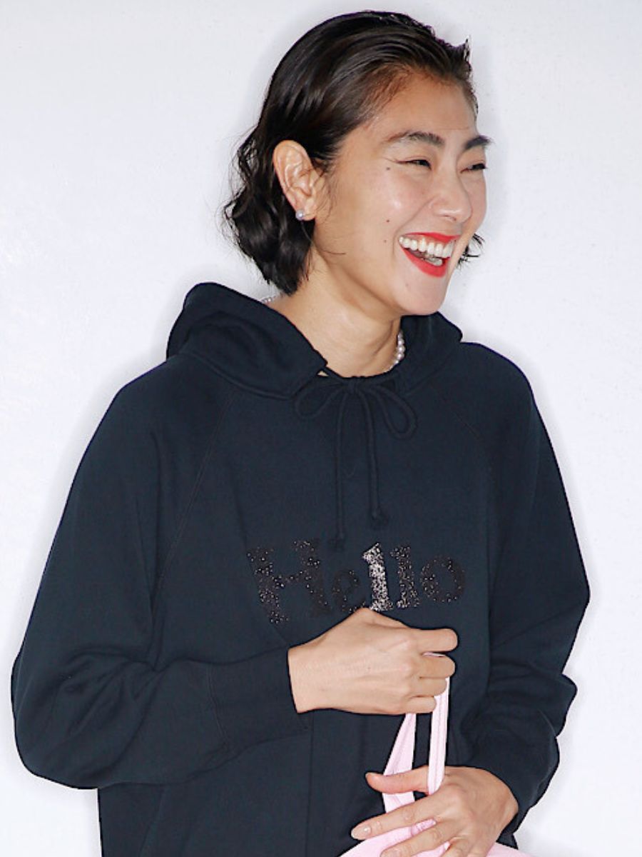 ＜直営限定＞HELLO HOODIE