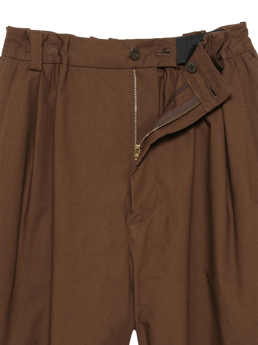 VOLUME GATHER SHORTS TYPEWRITER