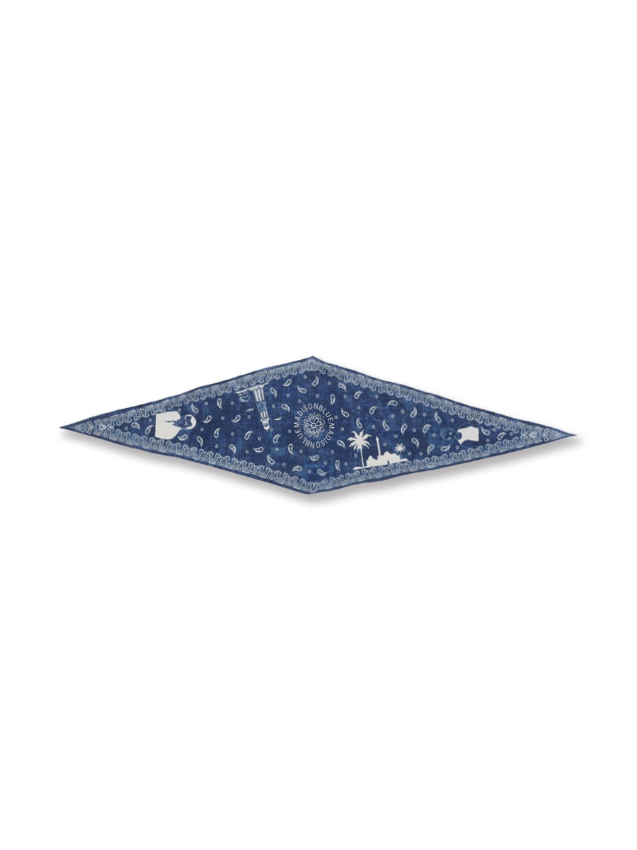 GRAPHIC PAISLEY DIAMOND SCARF | WOMEN | MADISONBLUE
