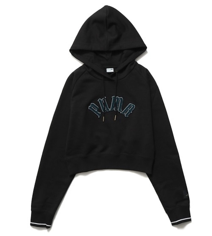 サイズ：L　PUMA ウィメンズ CLASSICS PLAY.PARIS. リラックスド  フーディー  (PUMA BLACK)　　