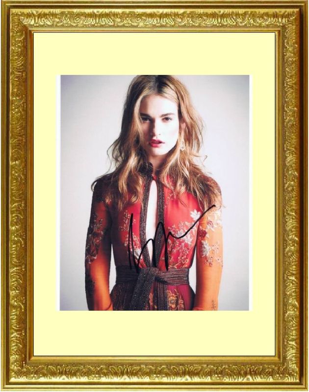 Lily James リリー ジェームズ 直筆サイン PHOTO