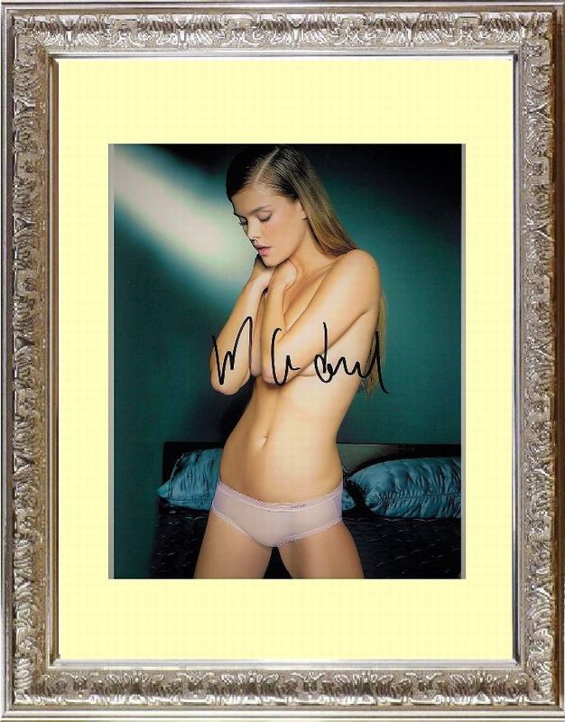 Nina Agdal ニーナ アグダル 直筆サイン PHOTO