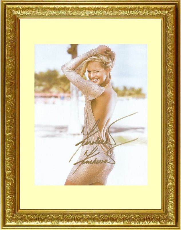 Karolina Kurkova カロリナ クルコヴァ 直筆サイン PHOTO