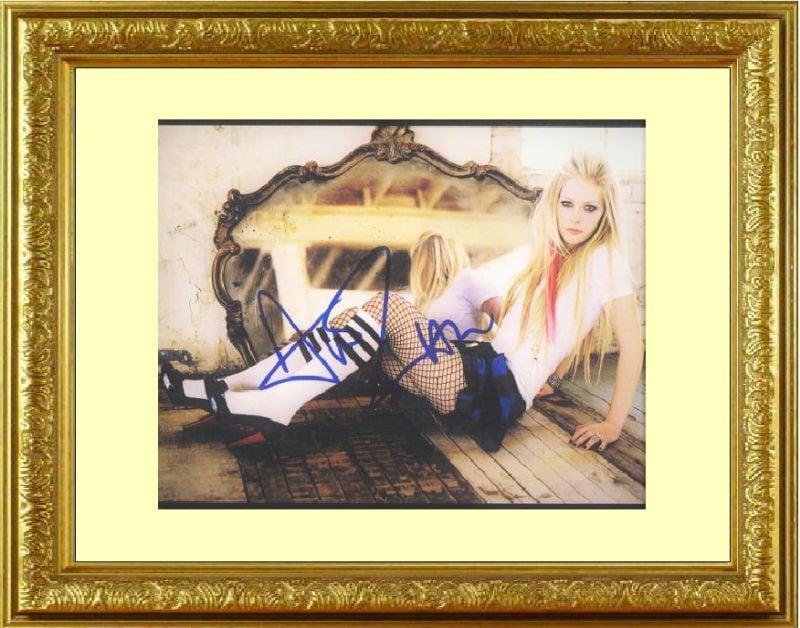 Avril Lavigne アヴリル ラヴィーン 直筆サイン PHOTO