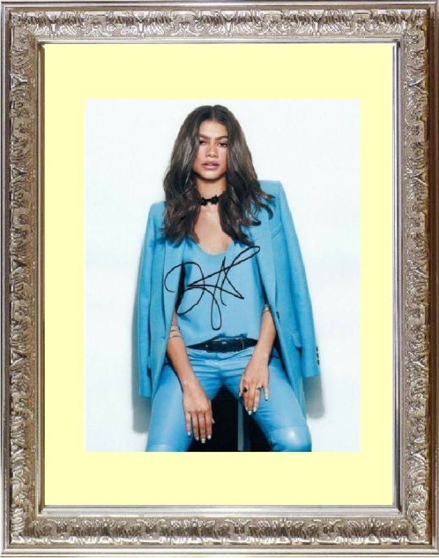 Zendaya ゼンデイヤ 直筆サイン PHOTO