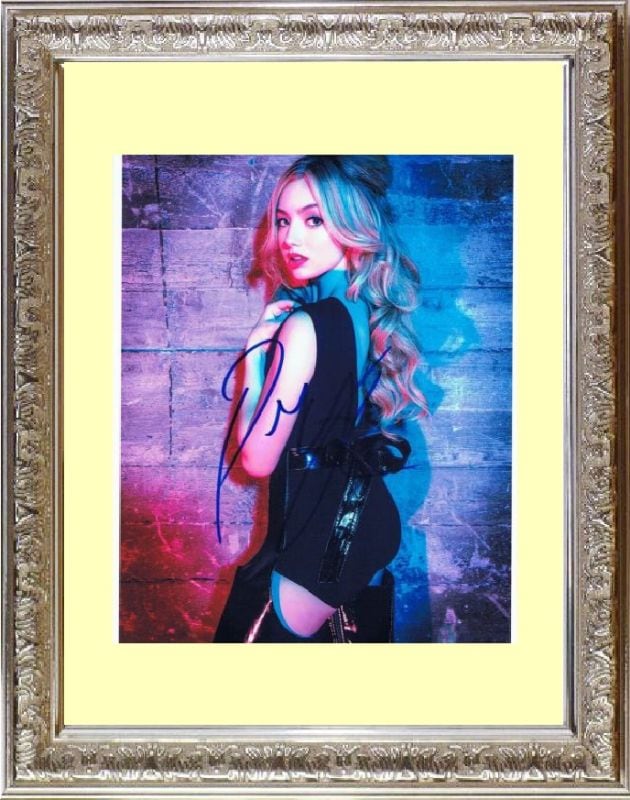 Peyton List ペイトン リスト 直筆サイン PHOTO