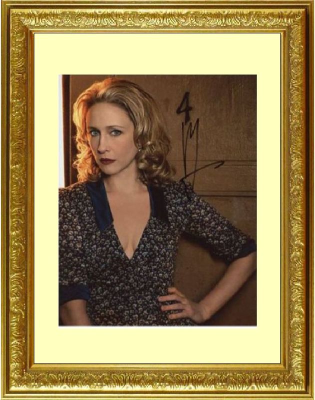 ベイツモーテル BATES MOTEL (2013-2017)[TV] ヴェラ ファーミガ Vera Farmiga 直筆サイン PHOTO