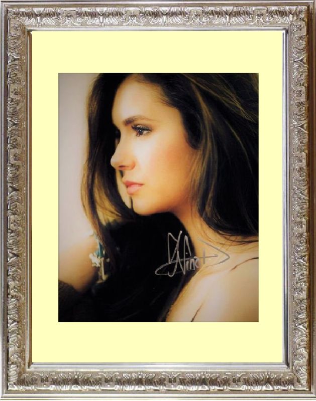 Nina Dobrev ニーナ ドブレフ 直筆サイン PHOTO