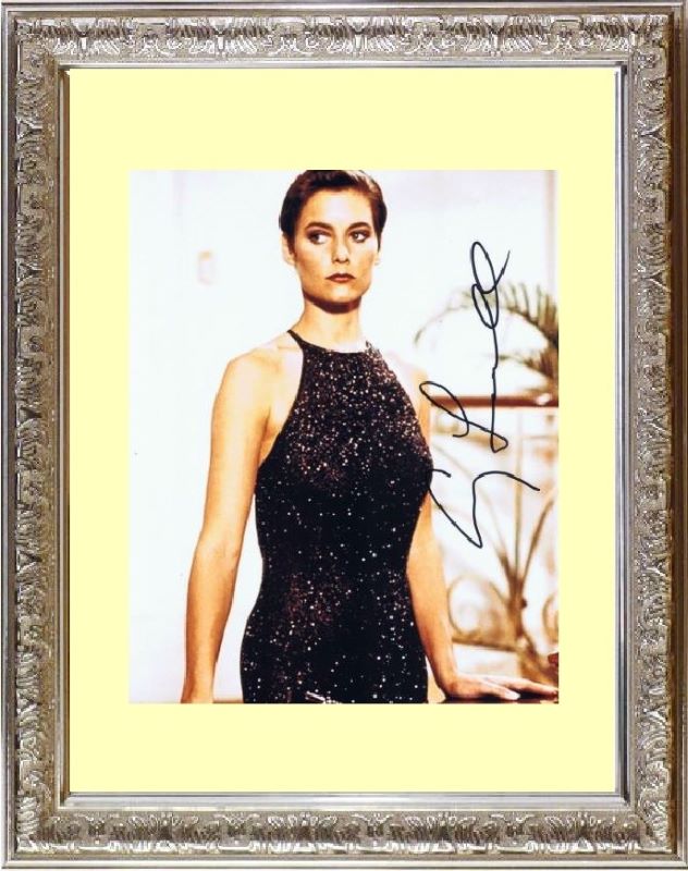 消されたライセンス LICENCE TO KILL (1989) キャリー ローウェル Carey Lowell 直筆サイン PHOTO