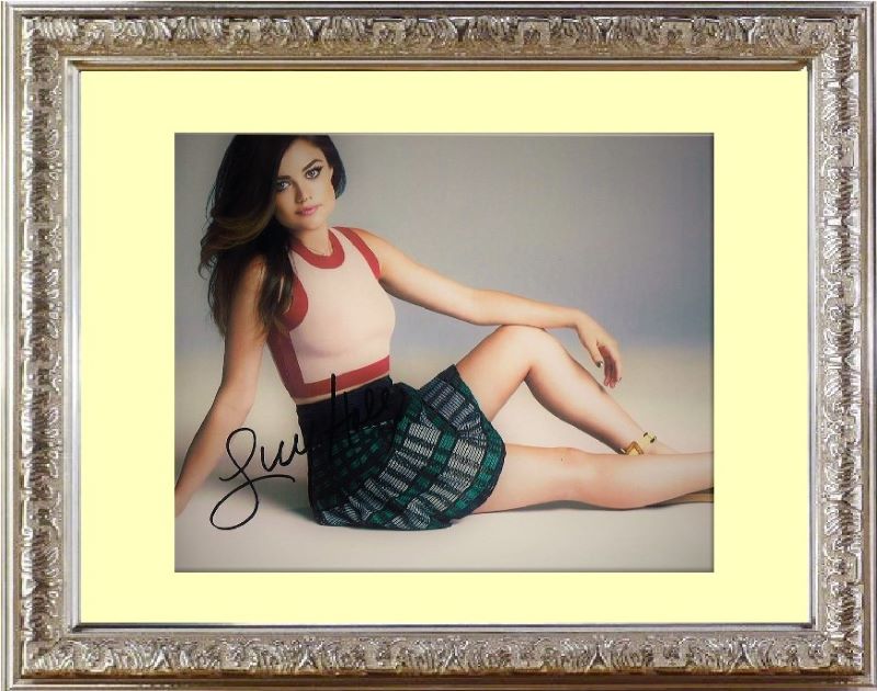 Lucy Hale ルーシー ヘイル 直筆サイン PHOTO | ハリウッド女優 (F-N