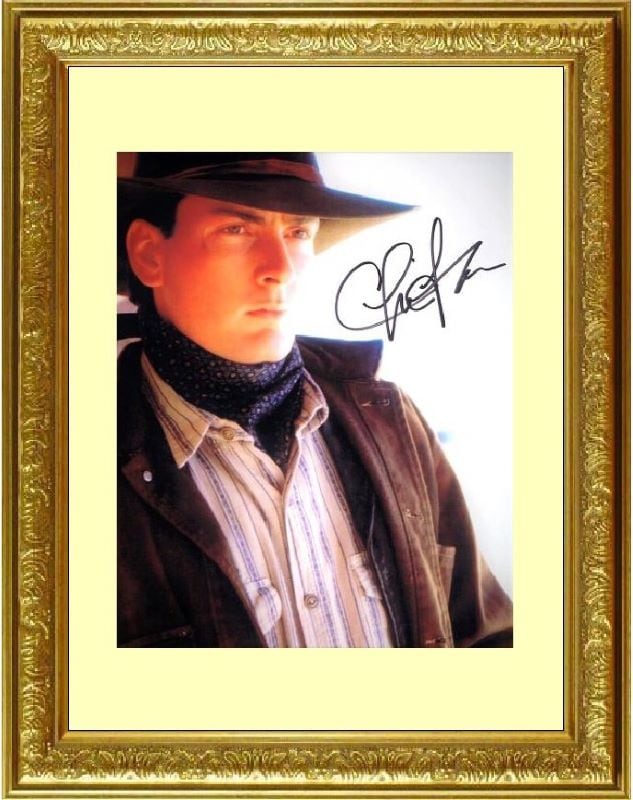 値下げ　チャーリー・シーン 直筆サイン入り写真 UACCrd証明書付 すべての商品 | 直筆サイン入 写真 | メガ オートグラフ コレクターズ