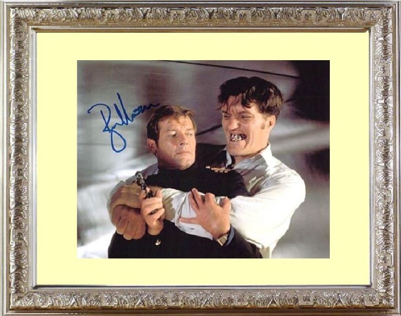私を愛したスパイ THE SPY WHO LOVED ME (1977) ロジャー ムーア Roger Moore 直筆サイン PHOTO
