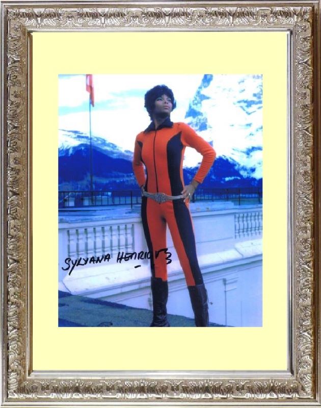 女王陛下の００７ ON HER MAJESTY'S SECRET SERVICE (1969) シルヴァーナ ヘンリケス Sylvana Henriques 直筆サイン PHOTO