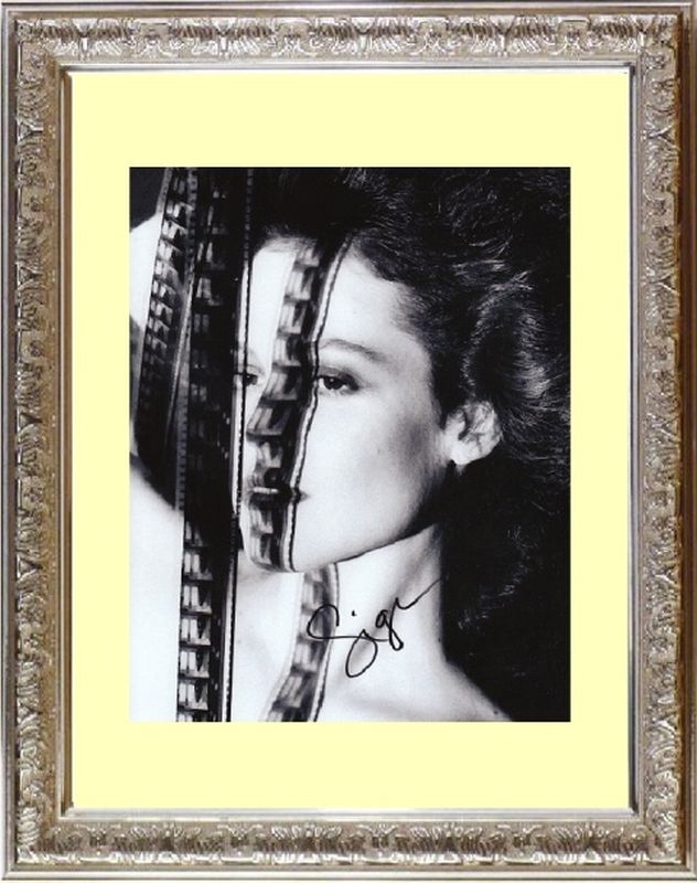 Sigourney Weaver シガーニー ウィーヴァー 直筆サイン PHOTO