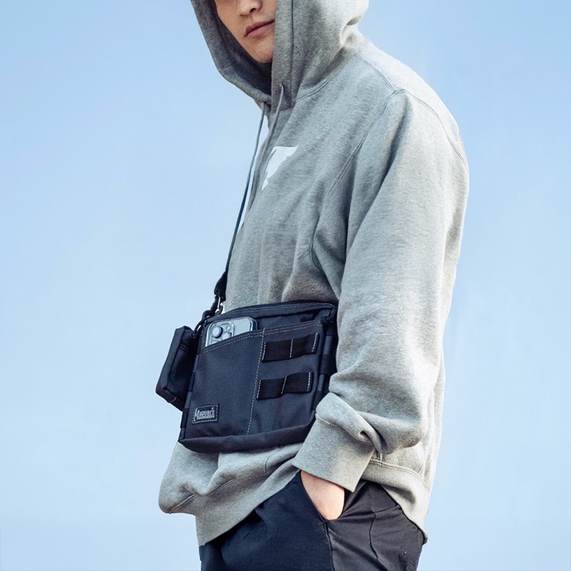 【Magforce マグフォース】Cube Crossbody Bag