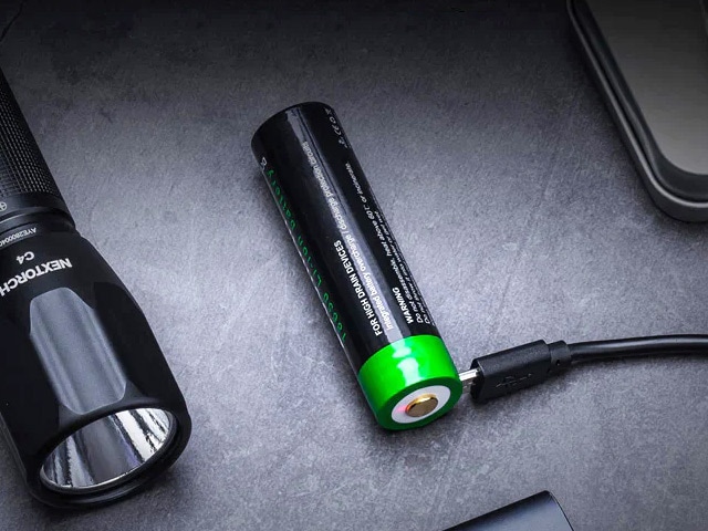 【Nextorch ネクストーチ】C4 Flashlight