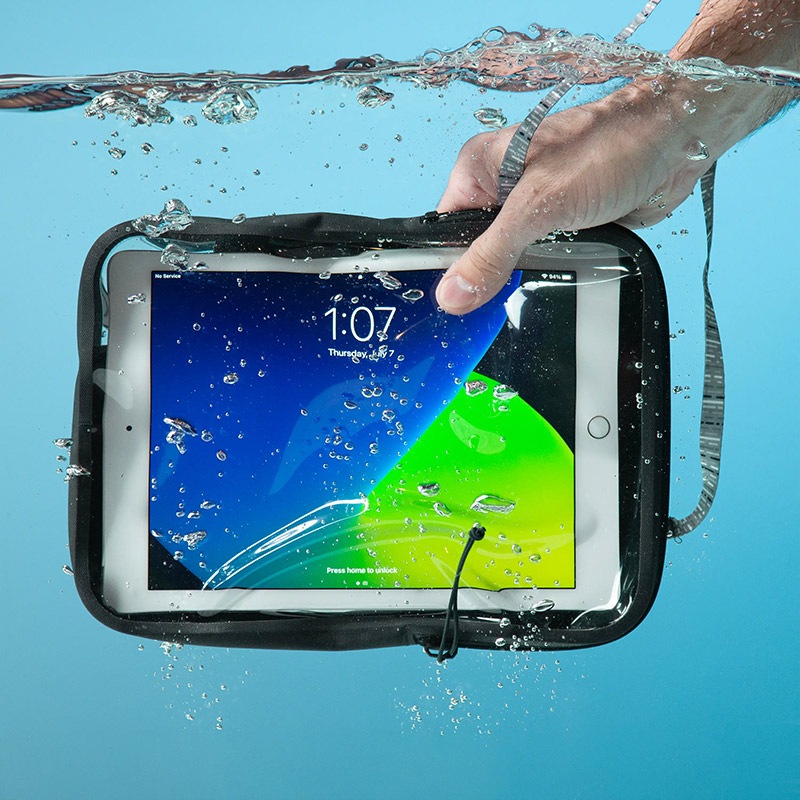 Nite Ize ナイトアイズ】RunOff Waterproof Tablet Case ランオフ