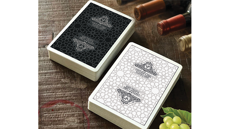 ���ò�������ۥ�����ơ������졼�٥롦�ǥå��ʸ���֥�å��� / Vintage Label Playing Cards (Premier Edition Black) by Craig Maidment