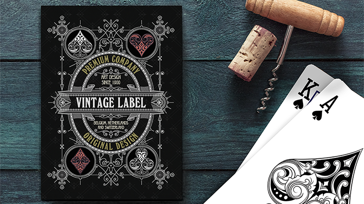 ���ò�������ۥ�����ơ������졼�٥롦�ǥå��ʸ���֥�å��� / Vintage Label Playing Cards (Premier Edition Black) by Craig Maidment