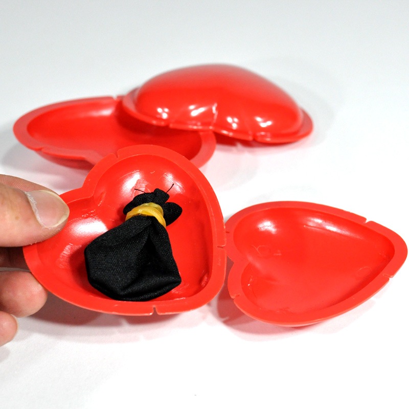 �ϡ��ȷ��Υ�����νְִ�ư��Triple Case in Coin-Tricks��