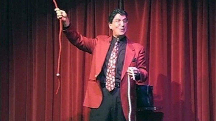 �������Хƥ��å����Υåȡ��ġ����ʥ�������Amazing Acrobatic Knot w/xtra knot Blue and Yellow (Gimmicks and Online Instructions)  by Daryl ��