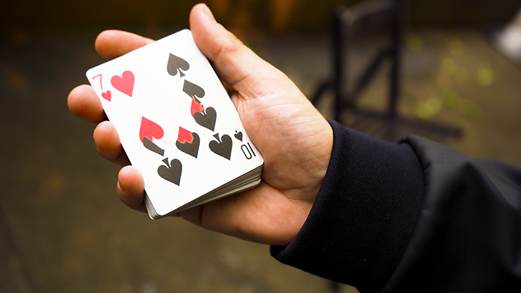 Weapons (Deck and Online Video Instructions) by Eric Ross ��