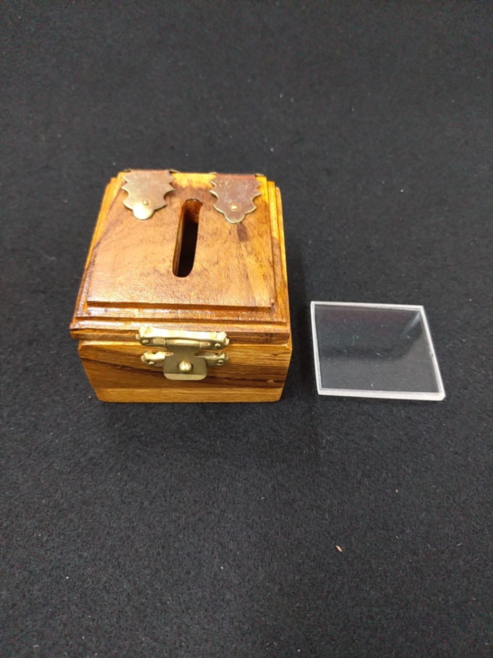 CHING LING COIN BOX DELUXE