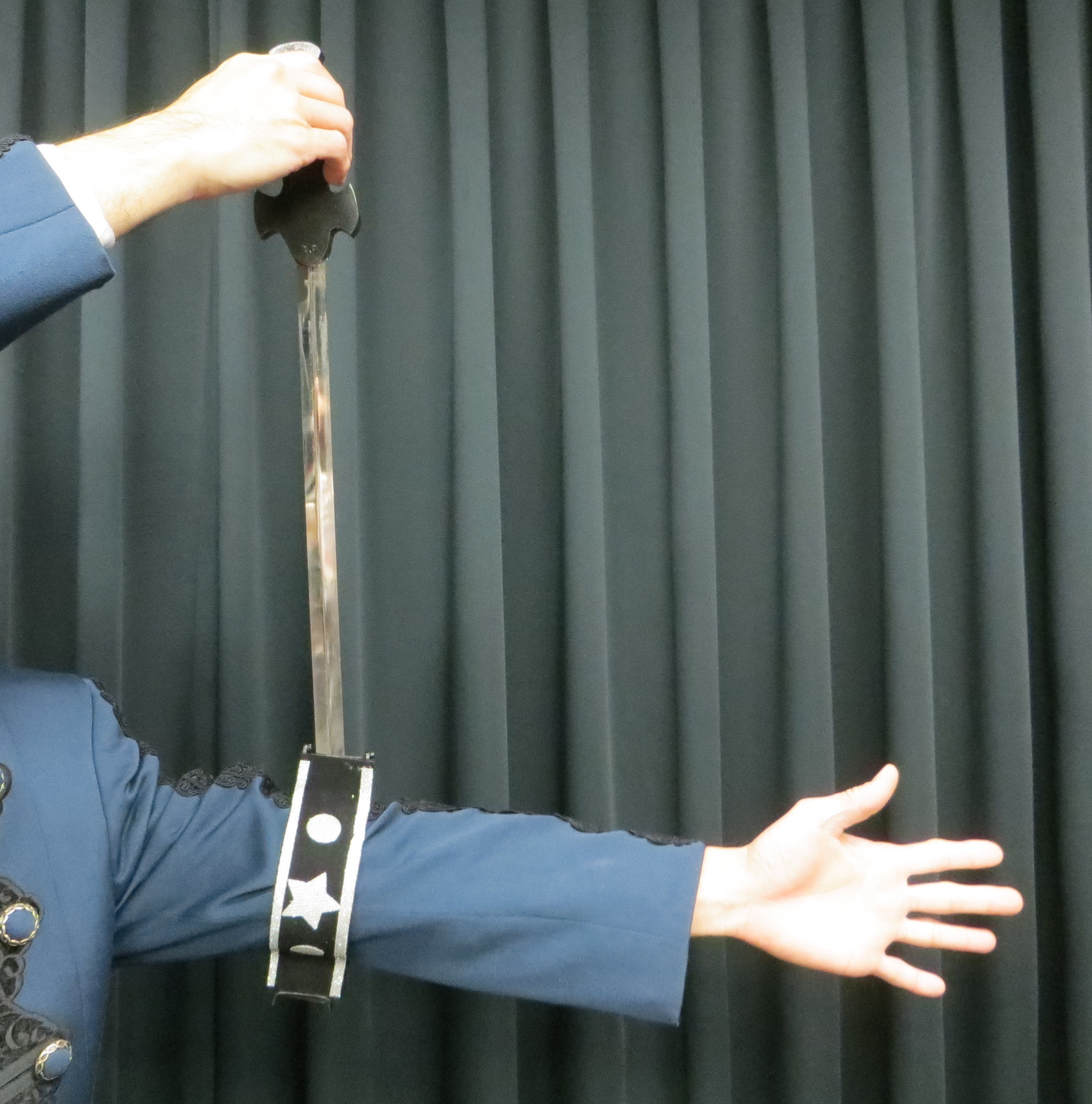 Sword through Arm/�Ӥη��ɤ�