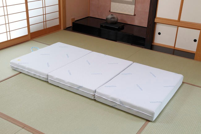マニフレックス　DDウイング【マニフレックス認定ショップ】　長期保証付き　日本限定商品三つ折りタイプ　イタリア生まれの体圧分散マットレス【送料無料】　高反発マットレス