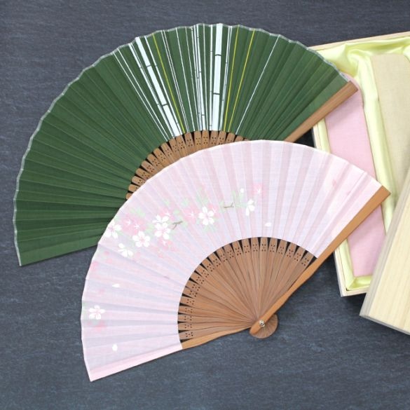 ☆ペアギフト【男女ぺあ扇子】fuwaぺあ 竹＆桜(ぺあ桐箱入り