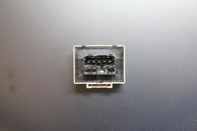 ジムニーにカプラーON！ LEDランプ対応ハイフラ防止リレー8ピン