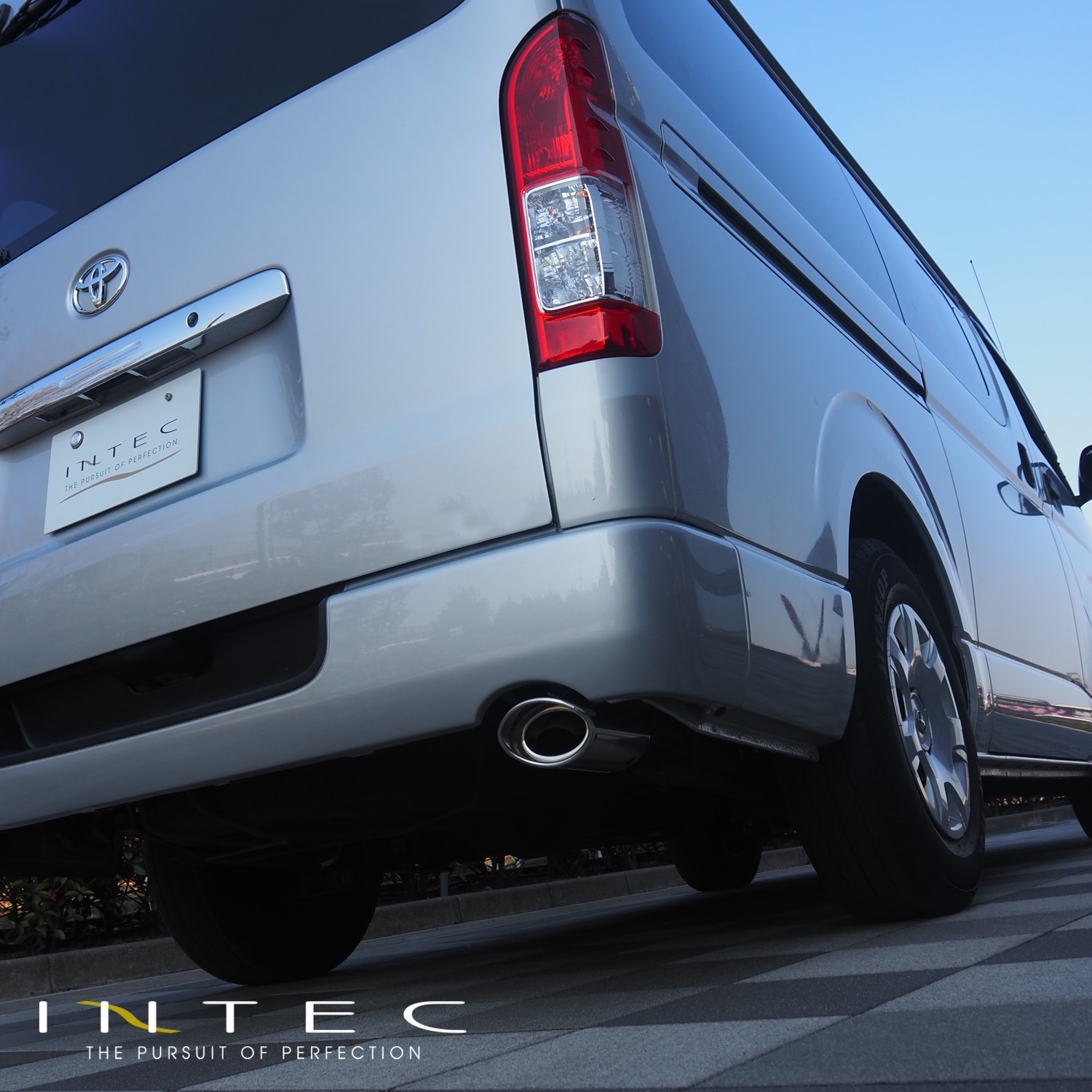 トヨタ 200系 ハイエース / レジアスエース用 マフラーカッター INTEC