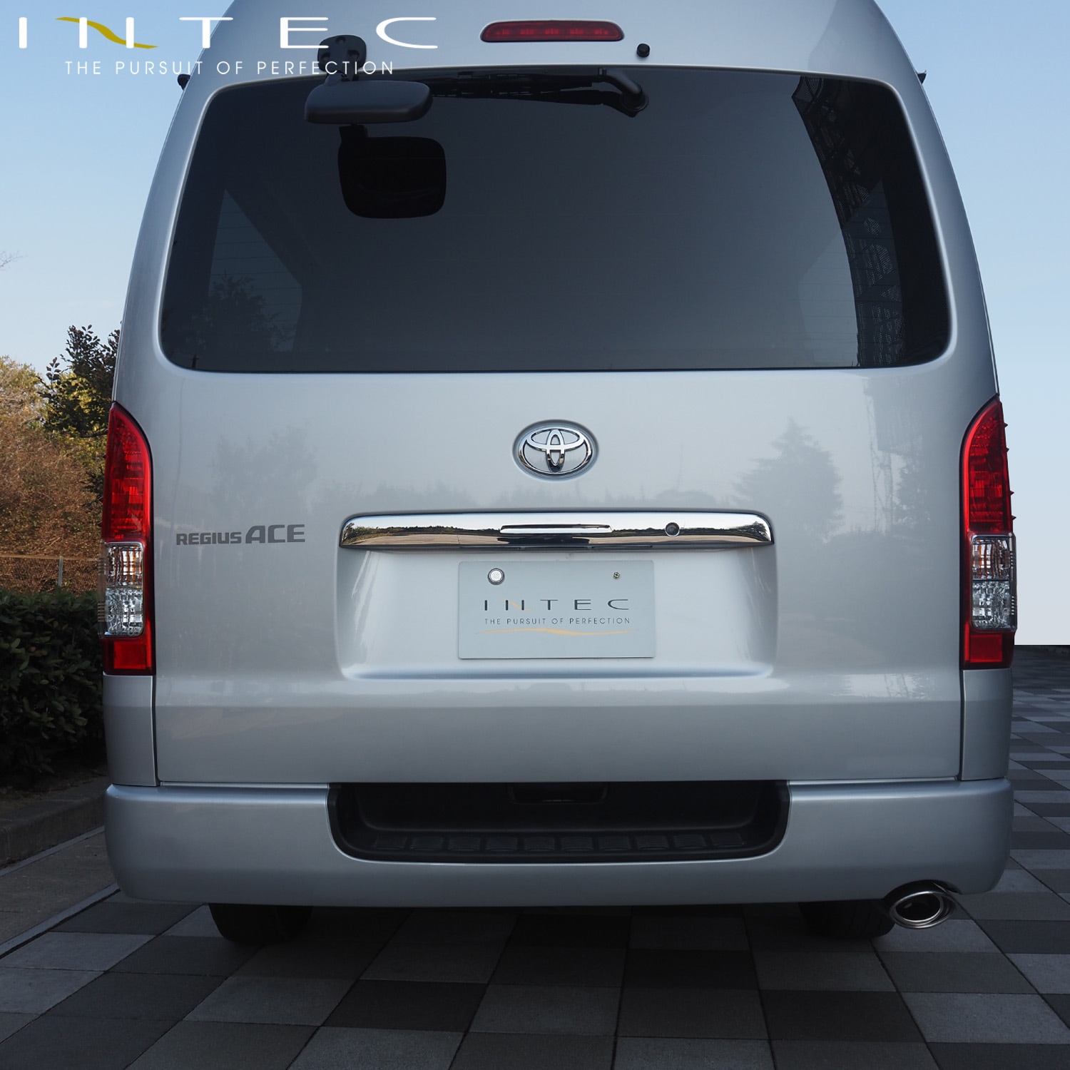 トヨタ 200系 ハイエース / レジアスエース用 マフラーカッター INTEC