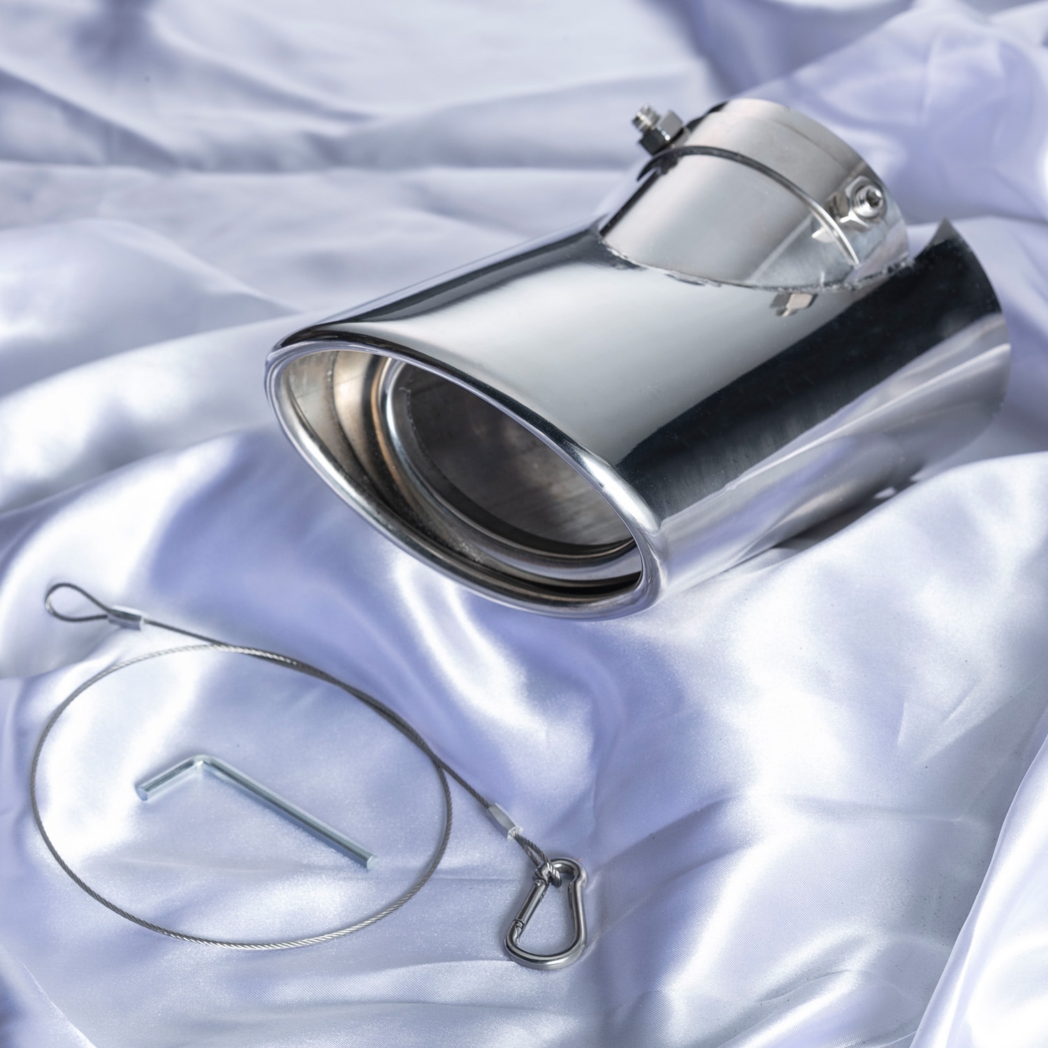 トヨタ 200系 ハイエース / レジアスエース用 マフラーカッター INTEC