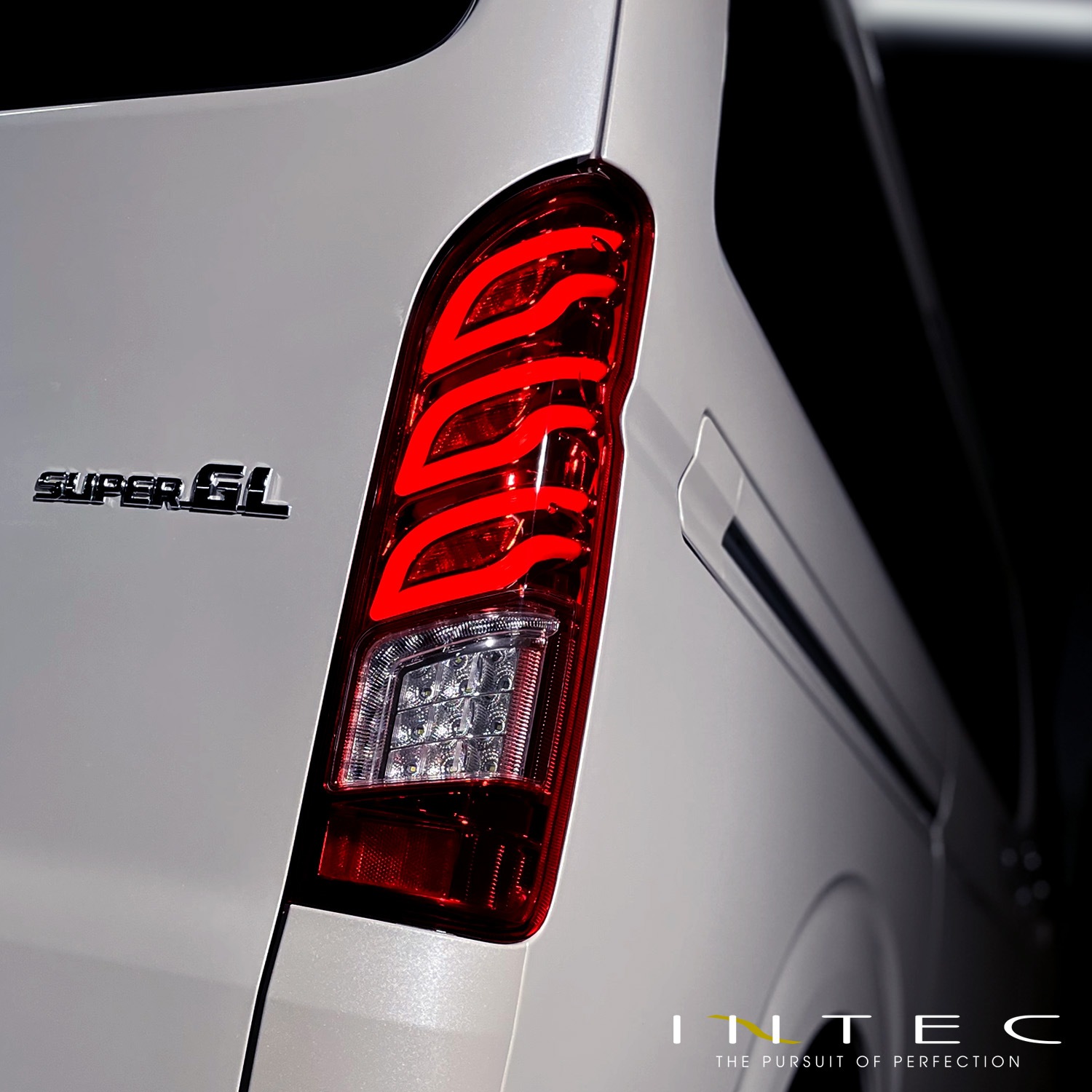 ハイエース 200系用 フルLEDテールランプ Type2 INTEC | 車種別
