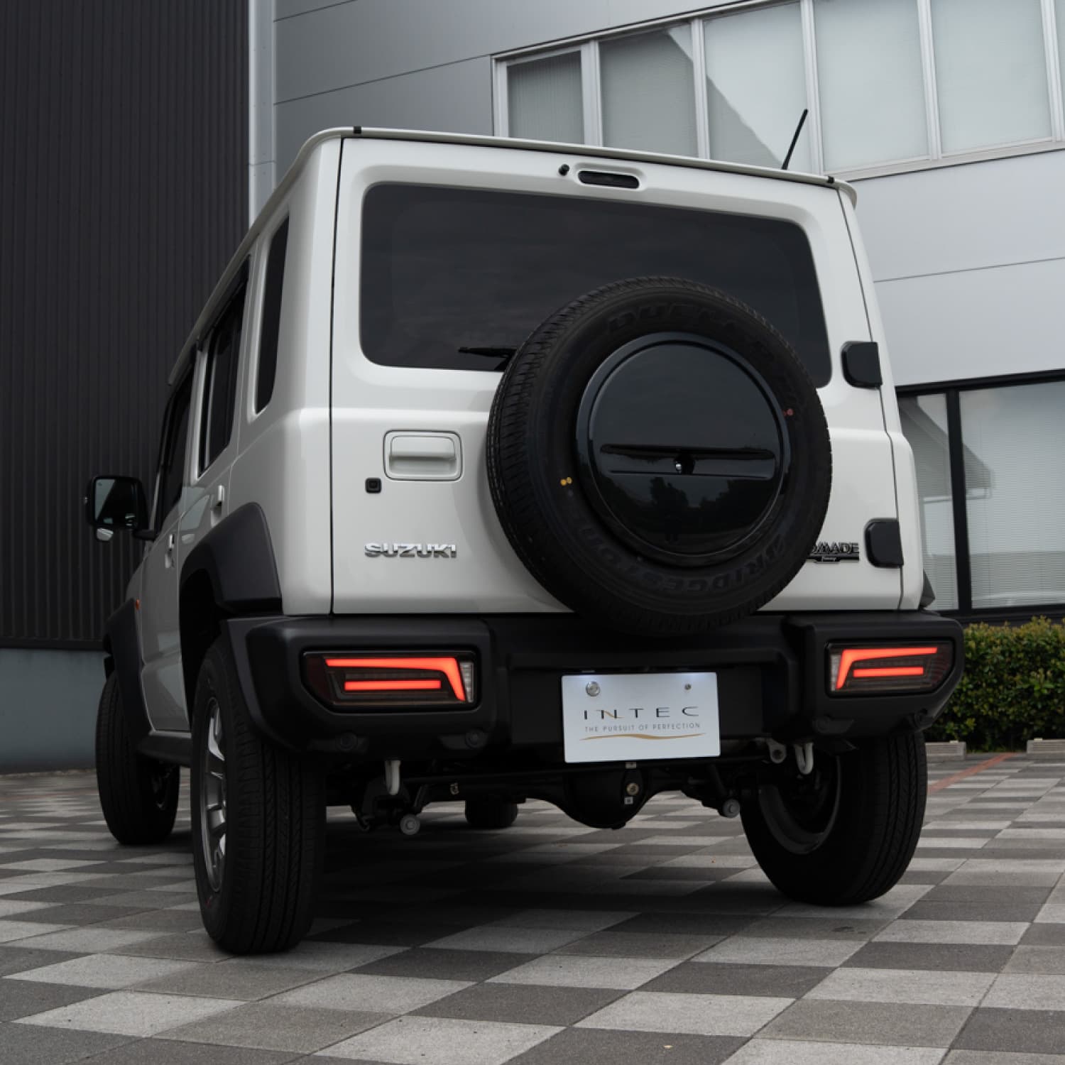 【予約販売 6月以降発送予定】ジムニー・ノマド・シエラ用 INTEC フル LED テールランプ Type2 保安基準適合 Eマーク取得 1年保証【INLTL015-SZJC74】
