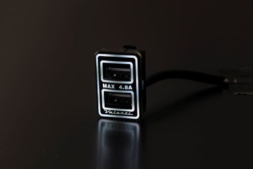 ヴァレンティ トヨタ車用 デュアルUSBポート