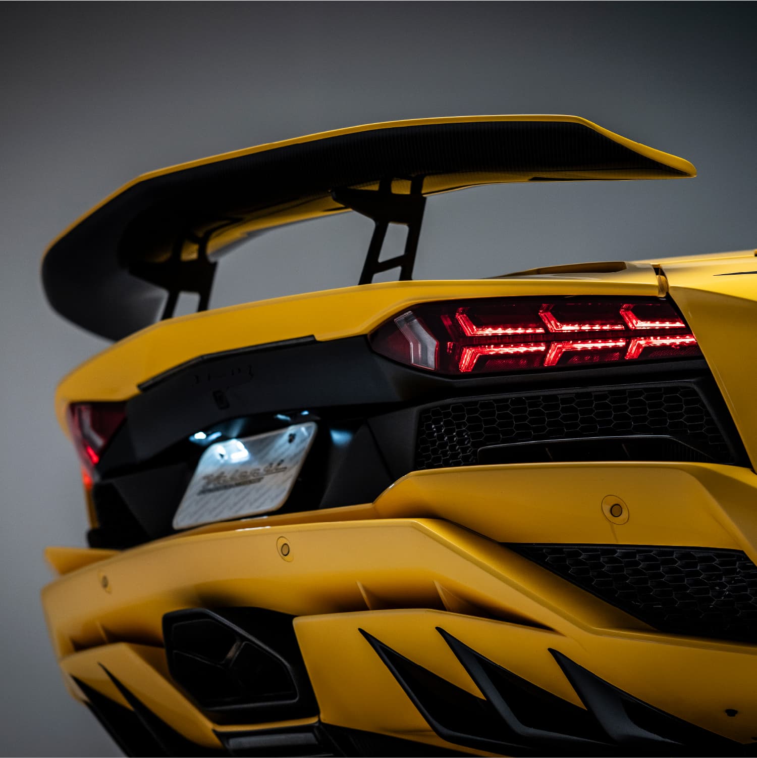 Valenti ヴァレンティ　ランボルギーニ アヴェンタドール(S/SV/SVJ)  ジュエルLEDテールランプULTRA OEA シーケンシャル 流れるウインカー 保安基準適合 Eマーク取得 1年保証【TLADU】