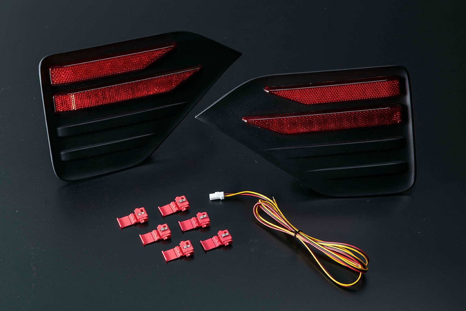 トヨタ 90型ヴォクシー/ノア(S-Z/S-Gグレード専用) Valenti ヴァレンティ LEDリアバンパーリフレクター　トヨタタイプ7保安基準適合 Eマーク取得 1年保証