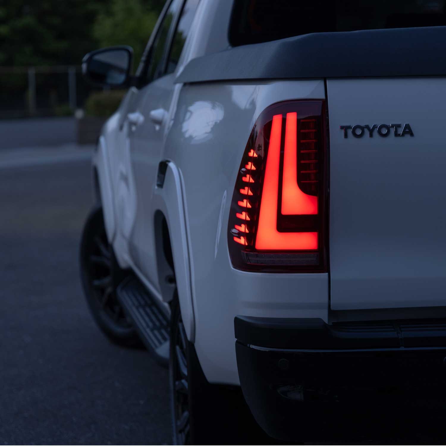 ハイラックス 純正LEDテールランプ 2020年後期モデル ハイラックス 純正LEDテールランプ 2020年後期モデル ハイラックス