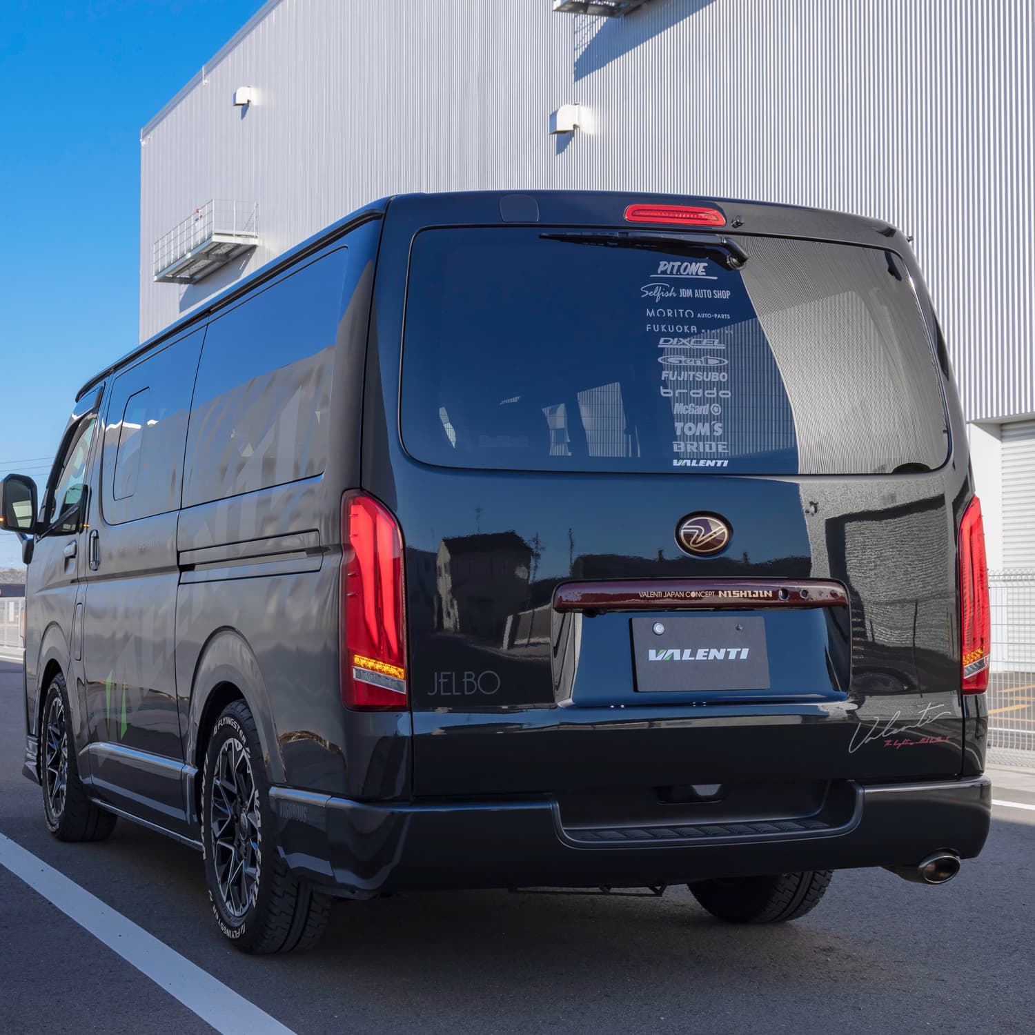 【補修用・片側のみ】VALENTI ヴァレンティ 200ハイエース ジュエルLEDテールランプ　ULTRA λ(ラムダ) 【ライトスモーク/ブラッククローム】保安基準適合 Eマーク取得 1年保証