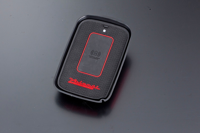 ヴァレンティ ハイエース専用 ワイヤレス充電トレイ