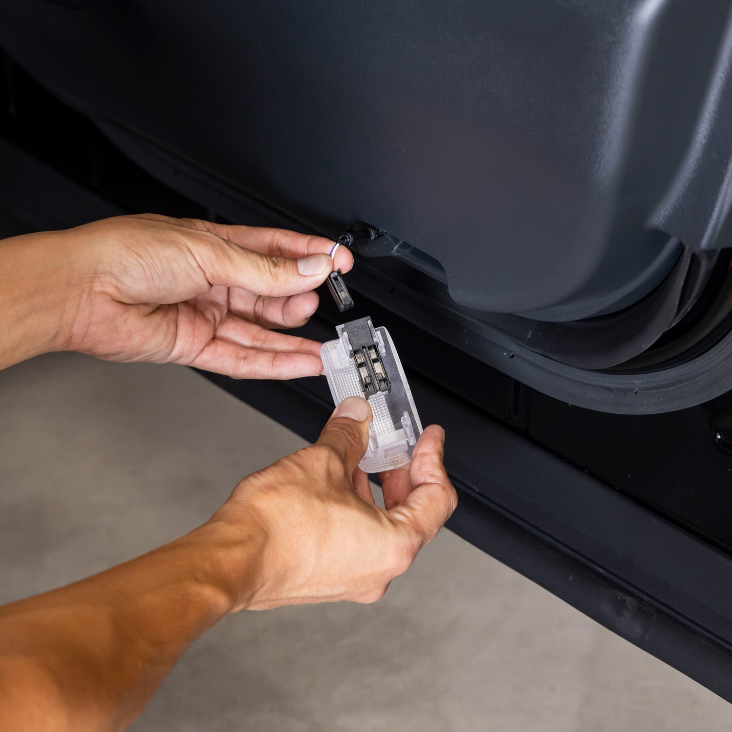 VALENTI(ヴァレンティ) ジュエルLEDプロジェクションカーテシランプ ドアウェルカムライト ロゴ投影 2個入 保安基準適合 1年保証【PCL】