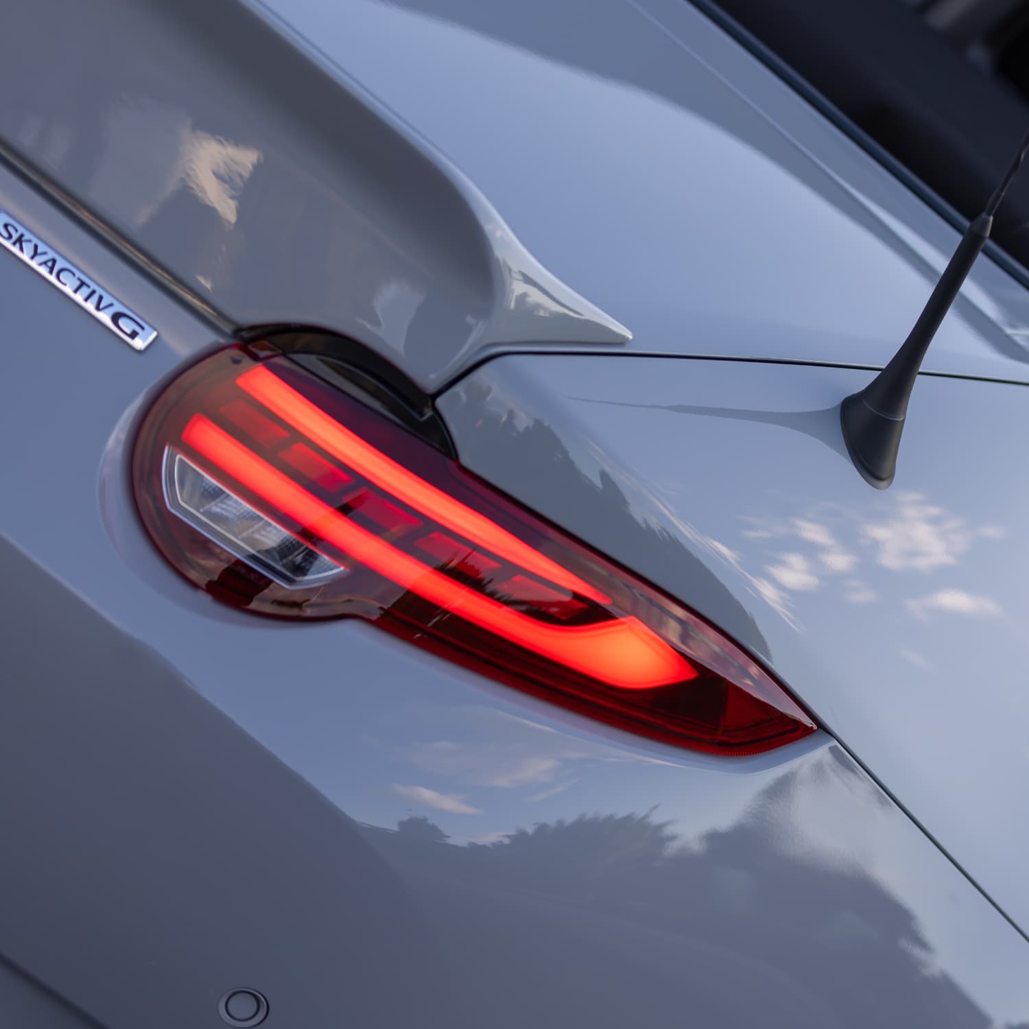 【補修用・片側のみ】Valenti ヴァレンティ マツダ ロードスター ジュエルLED テールランプ レッドレンズ/グロスブラック ULTRA 1年保証【TMNDRU-RG-2】