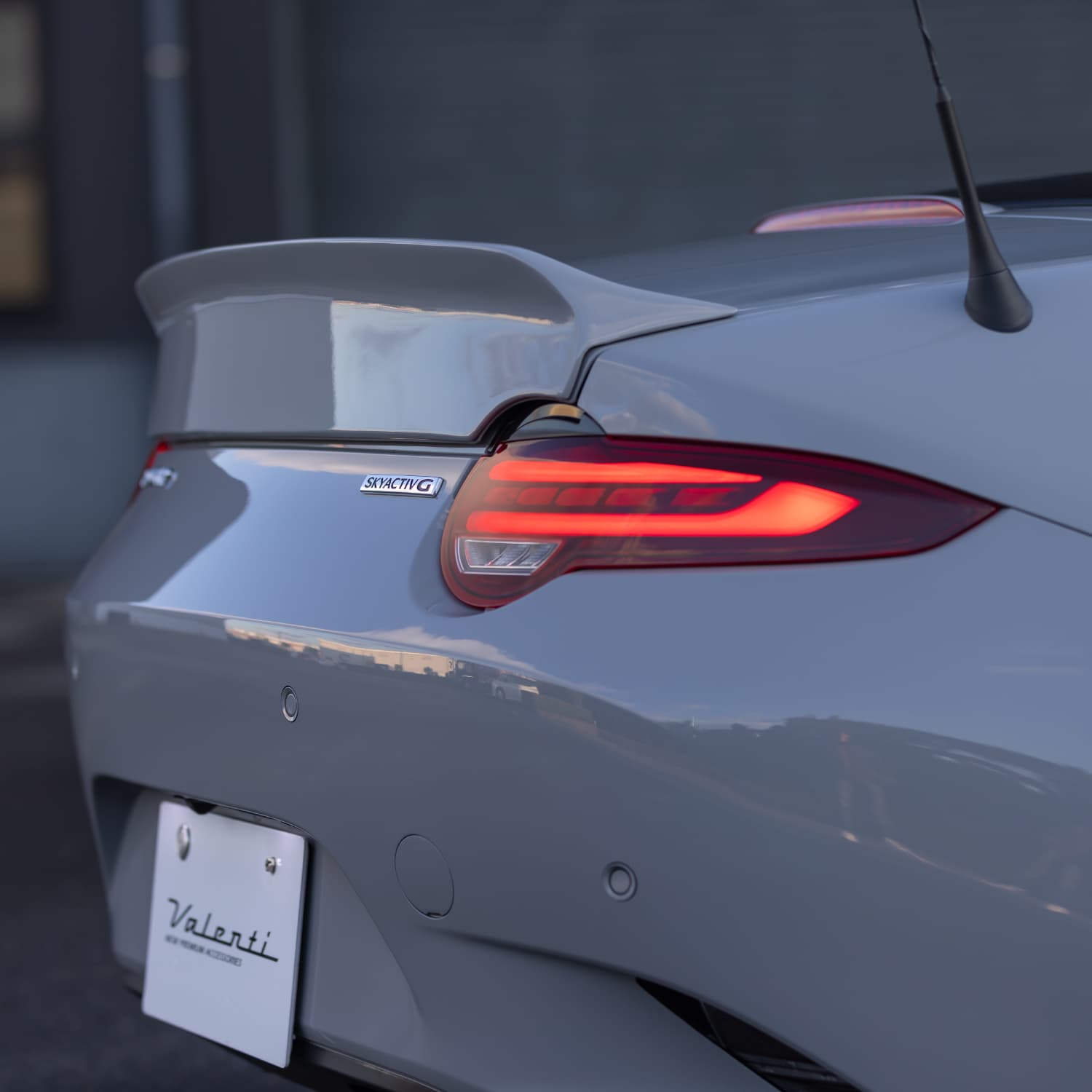 【補修用・片側のみ】Valenti ヴァレンティ マツダ ロードスター ジュエルLED テールランプ レッドレンズ/グロスブラック ULTRA 1年保証【TMNDRU-RG-2】